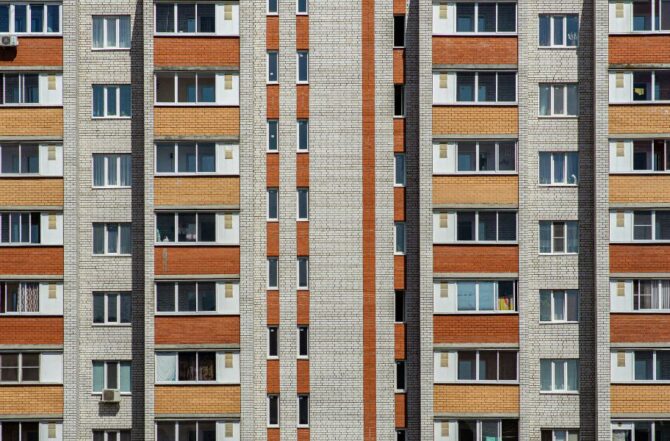 Conservadora Terceirizada Vale a Pena? Análise de Custos e Benefícios