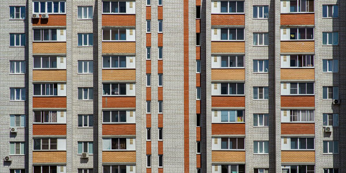 Conservadora Terceirizada Vale a Pena? Análise de Custos e Benefícios A gestão de um condomínio, seja ele residencial ou comercial, ou de uma empresa exige…